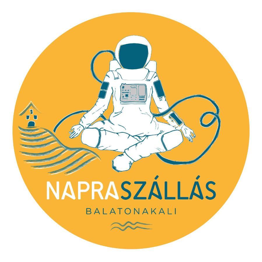 Napraszallas Vendeghaz Balatonakali Eksteriør bilde